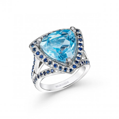 Couleur d'Emotions ring in platinum with blue topaz and blue sapphires