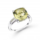 La Madone ring in platinum with green amethyst and green sapphires