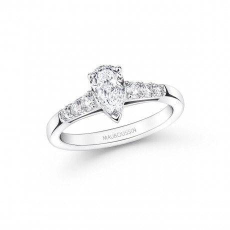 Irrésistible et Délicieuse No.3 ring in platinum with diamonds