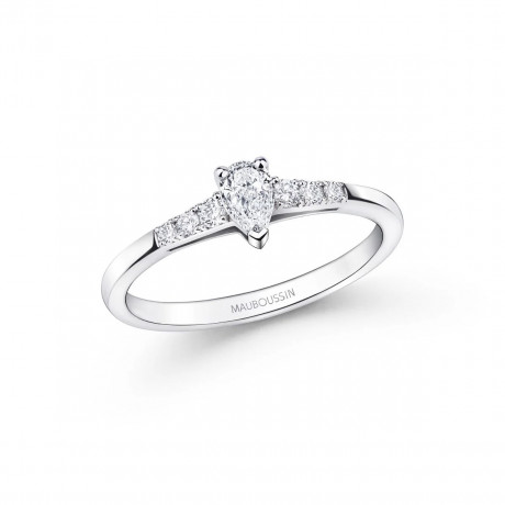 Irrésistible et Délicieuse No.2 ring in platinum with diamonds
